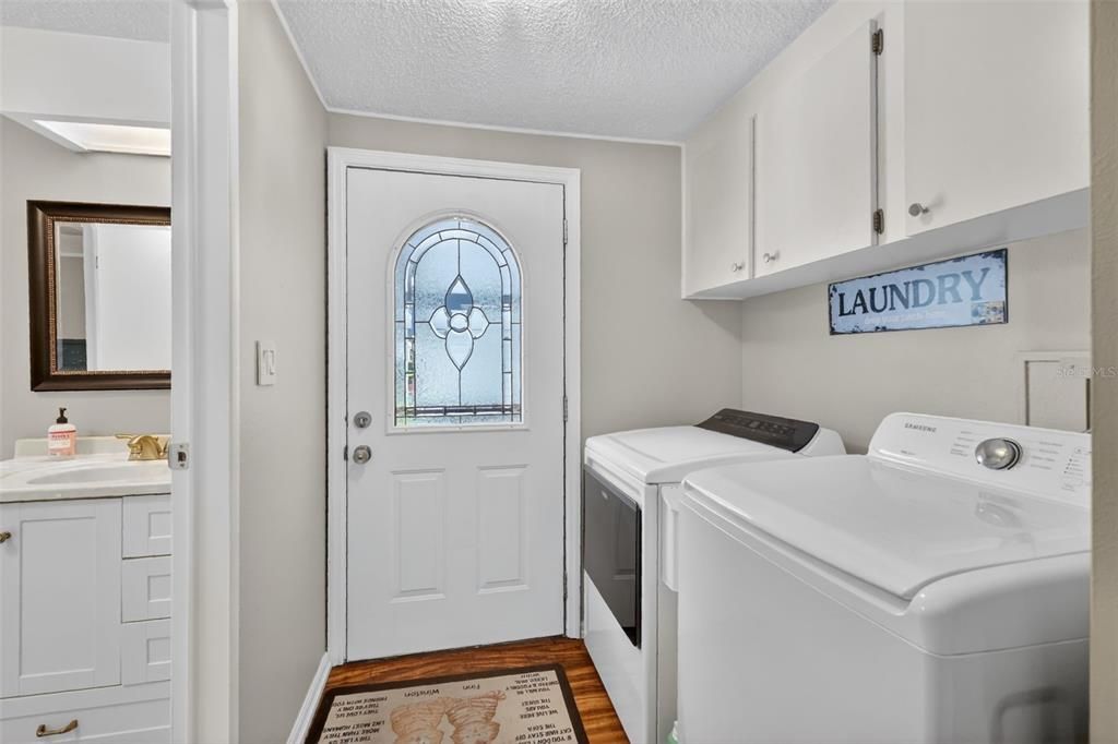 Active With Contract: $249,900 (2 beds, 2 baths, 1654 Square Feet)