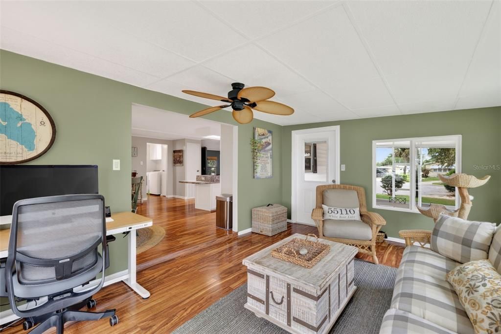 Active With Contract: $249,900 (2 beds, 2 baths, 1654 Square Feet)