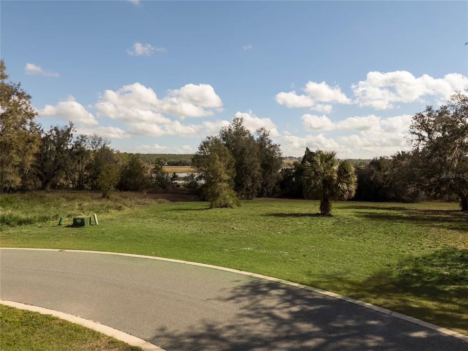 待售: $215,000 (2.83 acres)