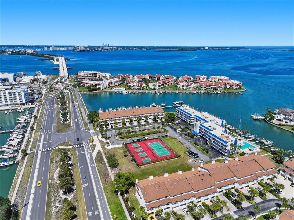 En Venta: $799,000 (2 camas, 2 baños, 1365 Pies cuadrados)