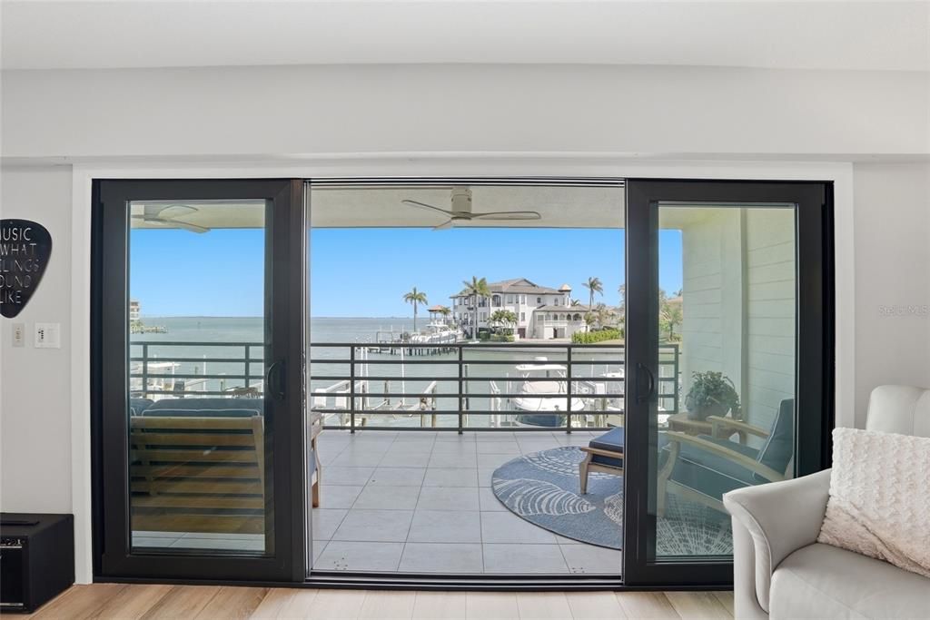 En Venta: $799,000 (2 camas, 2 baños, 1365 Pies cuadrados)