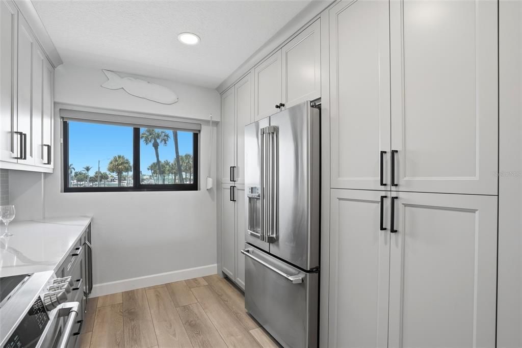En Venta: $799,000 (2 camas, 2 baños, 1365 Pies cuadrados)