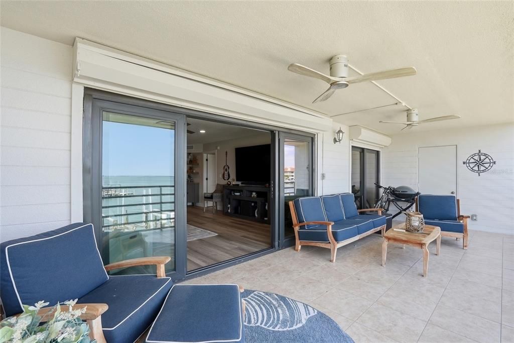 En Venta: $799,000 (2 camas, 2 baños, 1365 Pies cuadrados)