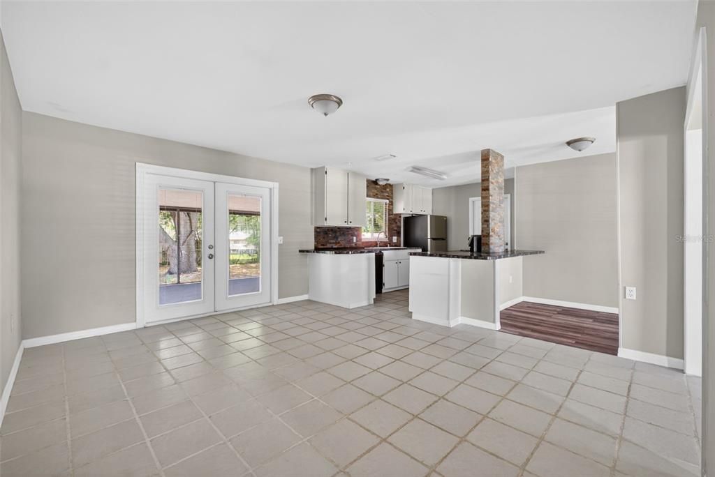 Active With Contract: $236,900 (3 beds, 2 baths, 1334 Square Feet)