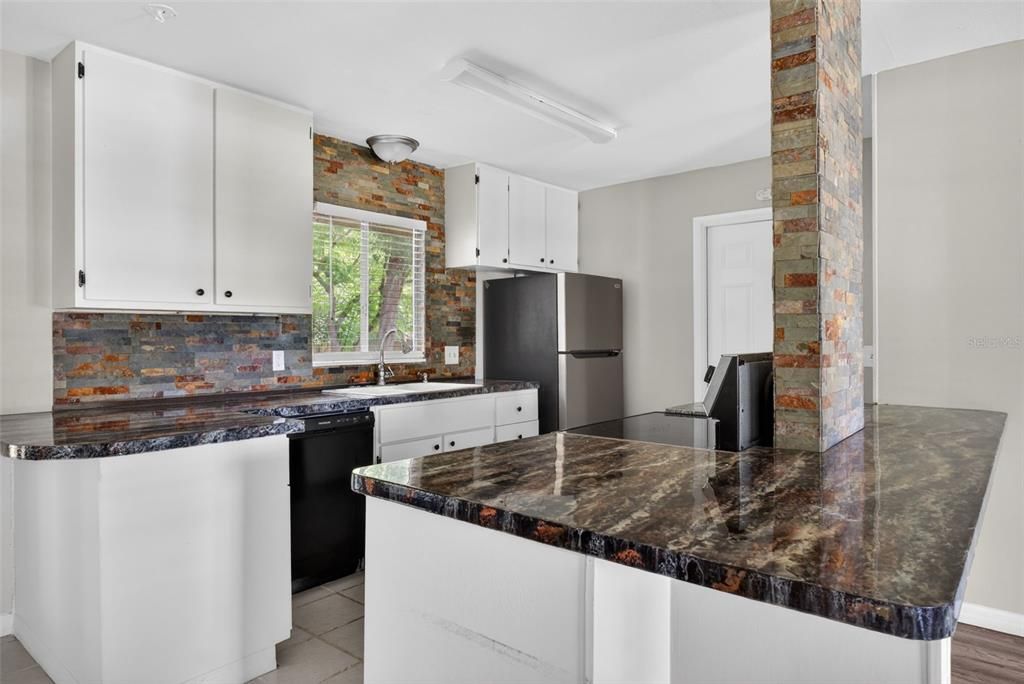 Active With Contract: $236,900 (3 beds, 2 baths, 1334 Square Feet)