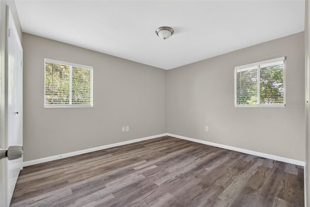 Active With Contract: $236,900 (3 beds, 2 baths, 1334 Square Feet)