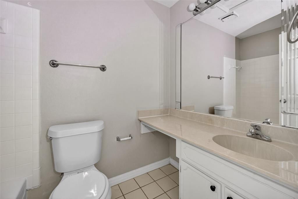 Active With Contract: $236,900 (3 beds, 2 baths, 1334 Square Feet)