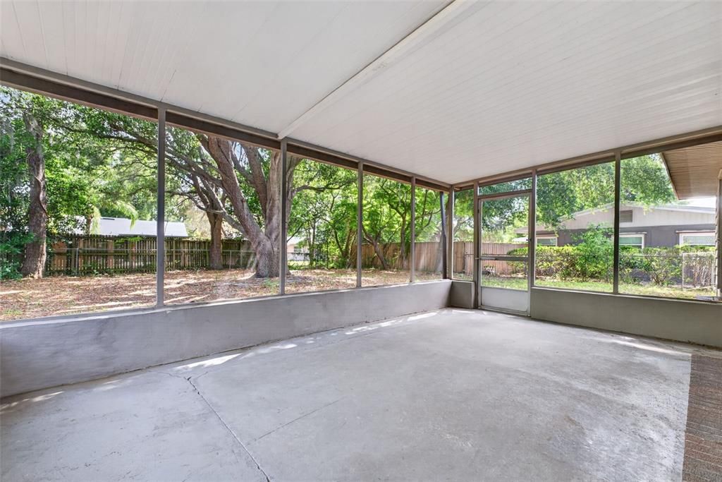 Active With Contract: $236,900 (3 beds, 2 baths, 1334 Square Feet)