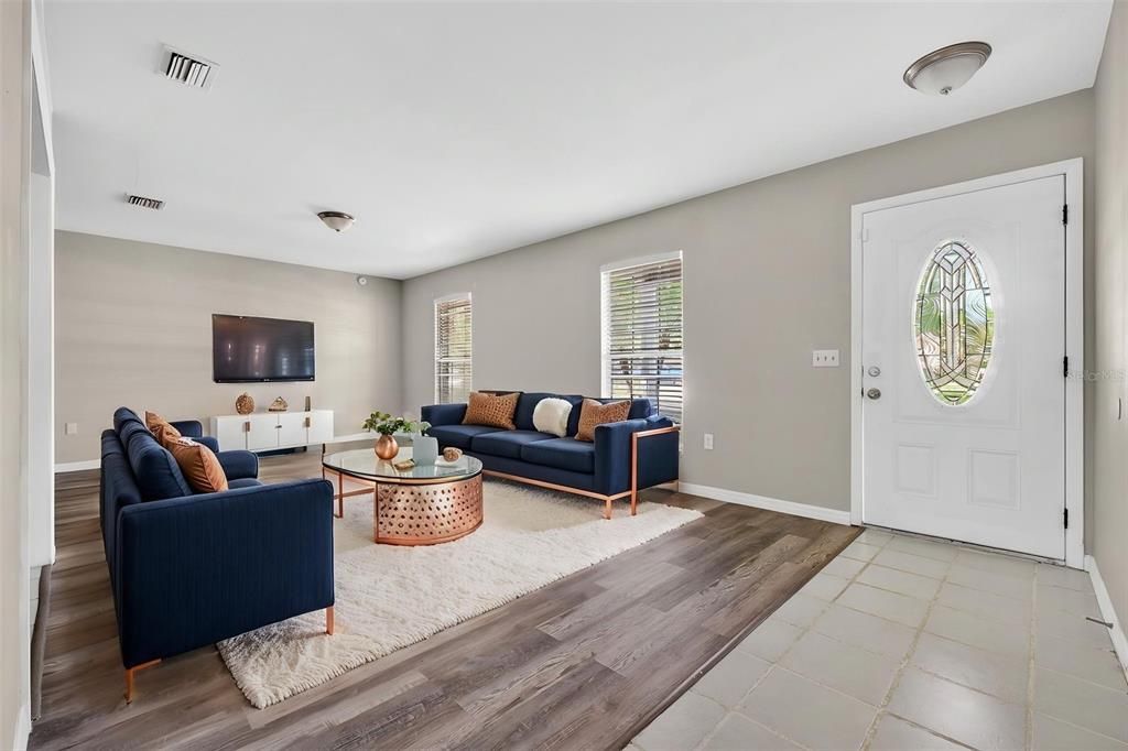 Active With Contract: $236,900 (3 beds, 2 baths, 1334 Square Feet)