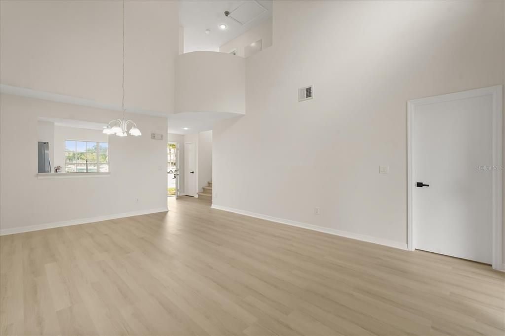 Activo con contrato: $279,900 (3 camas, 2 baños, 1378 Pies cuadrados)