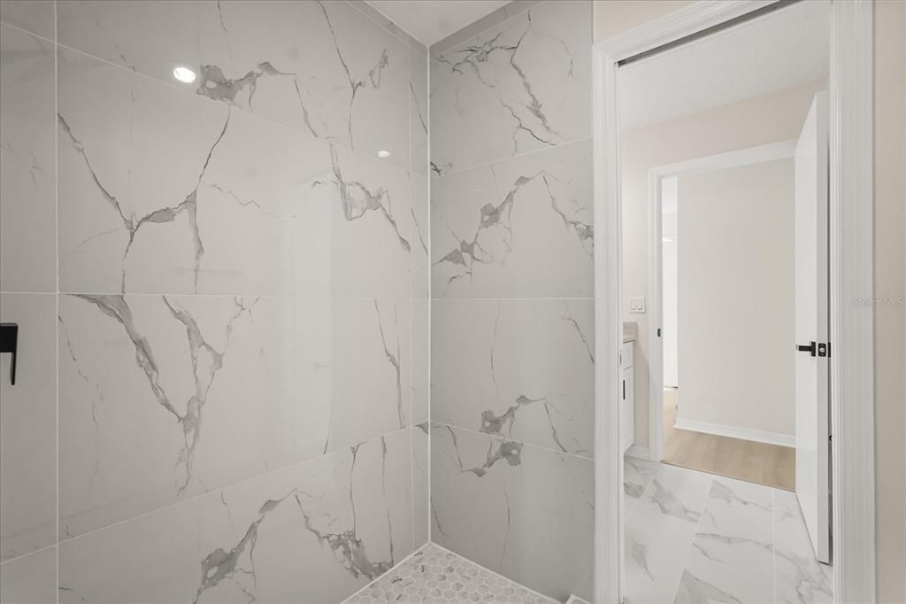 Activo con contrato: $279,900 (3 camas, 2 baños, 1378 Pies cuadrados)