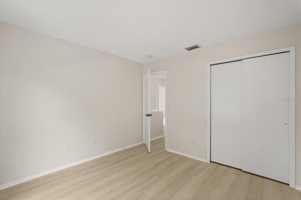 Activo con contrato: $279,900 (3 camas, 2 baños, 1378 Pies cuadrados)