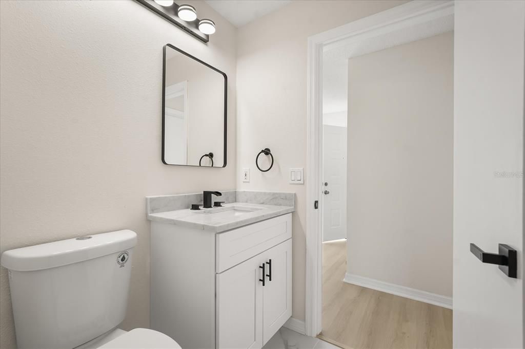 Activo con contrato: $279,900 (3 camas, 2 baños, 1378 Pies cuadrados)