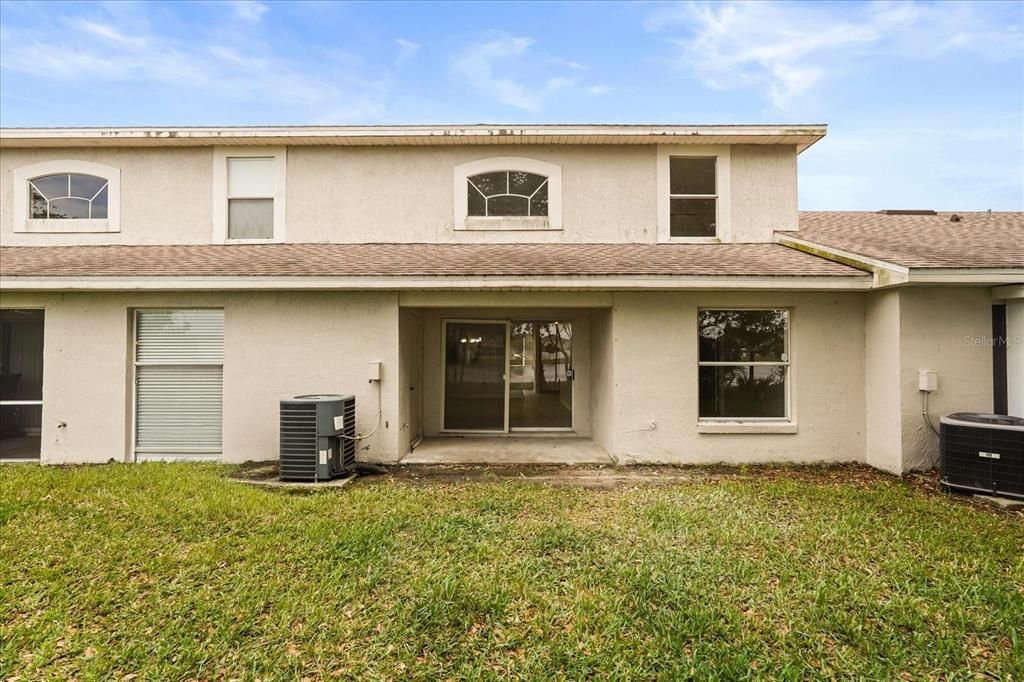 Activo con contrato: $279,900 (3 camas, 2 baños, 1378 Pies cuadrados)