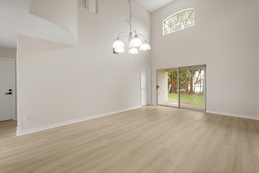 Activo con contrato: $279,900 (3 camas, 2 baños, 1378 Pies cuadrados)