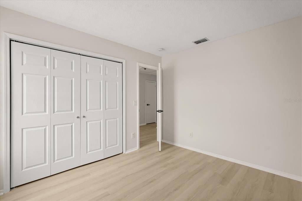 Activo con contrato: $279,900 (3 camas, 2 baños, 1378 Pies cuadrados)