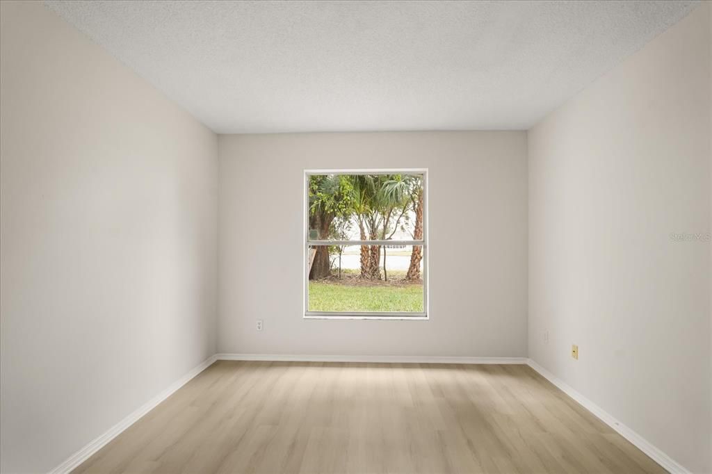 Activo con contrato: $279,900 (3 camas, 2 baños, 1378 Pies cuadrados)