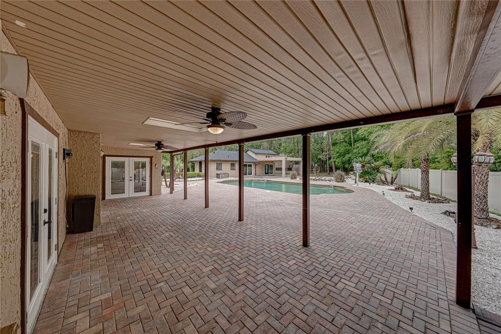 Active With Contract: $825,000 (4 beds, 3 baths, 2866 Square Feet)