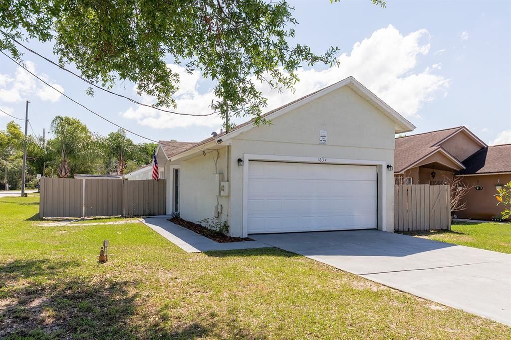 Activo con contrato: $329,000 (3 camas, 2 baños, 1300 Pies cuadrados)