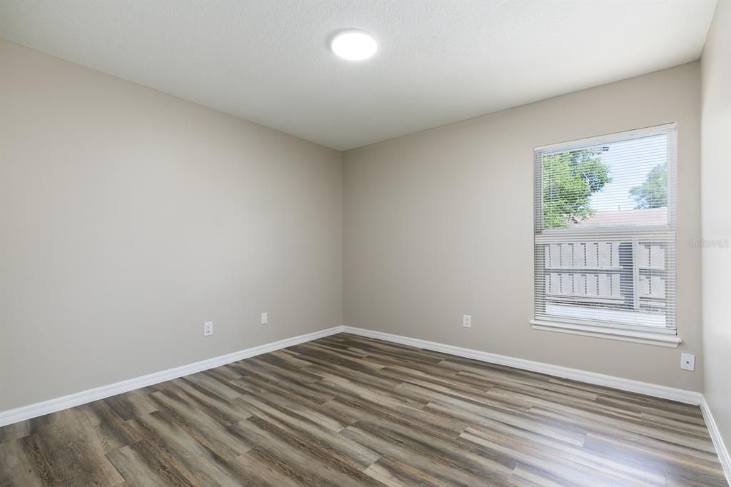Activo con contrato: $329,000 (3 camas, 2 baños, 1300 Pies cuadrados)