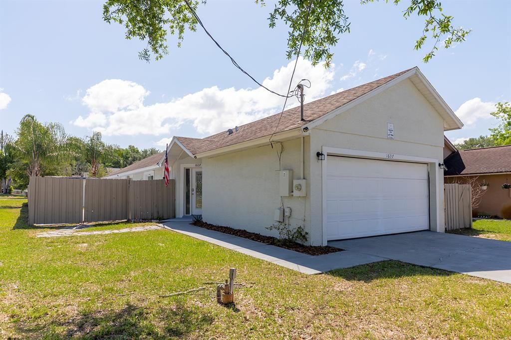 Activo con contrato: $329,000 (3 camas, 2 baños, 1300 Pies cuadrados)