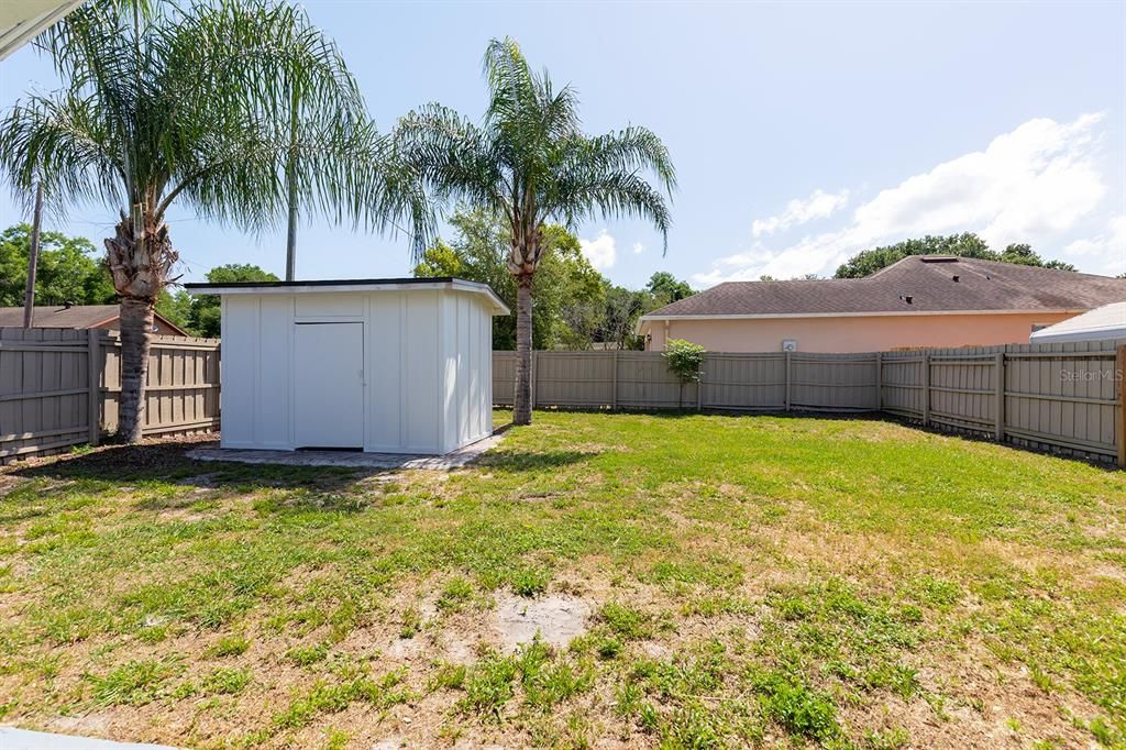 Activo con contrato: $329,000 (3 camas, 2 baños, 1300 Pies cuadrados)