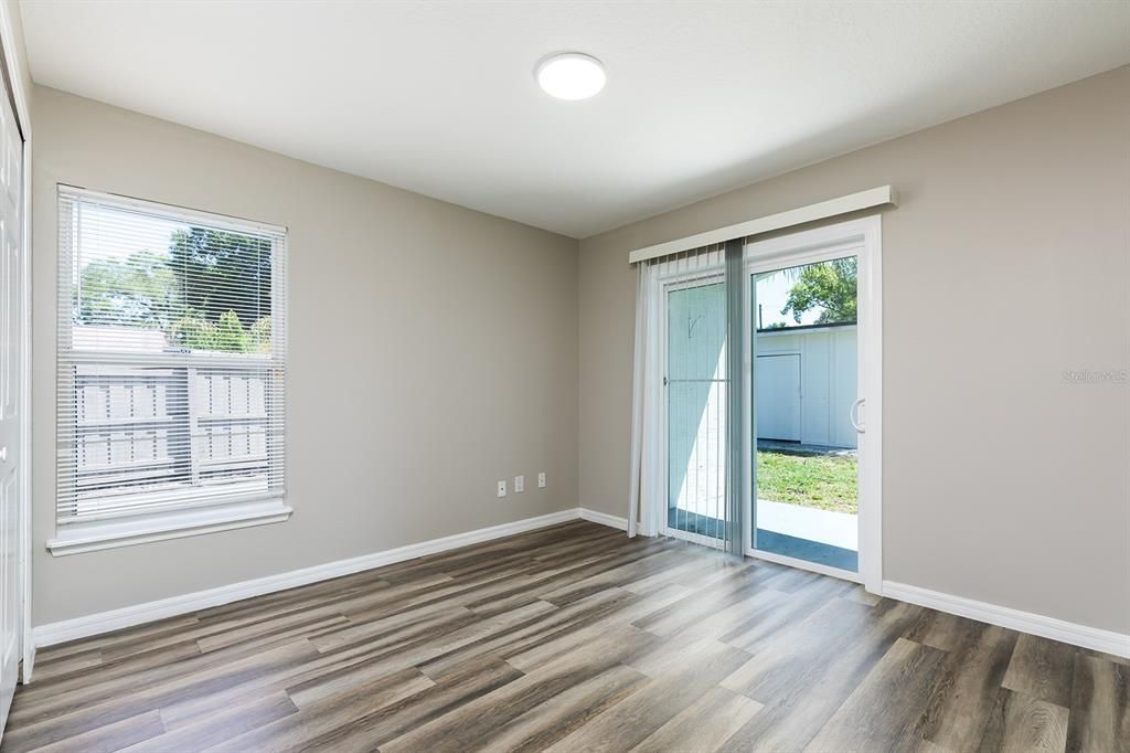 Activo con contrato: $329,000 (3 camas, 2 baños, 1300 Pies cuadrados)
