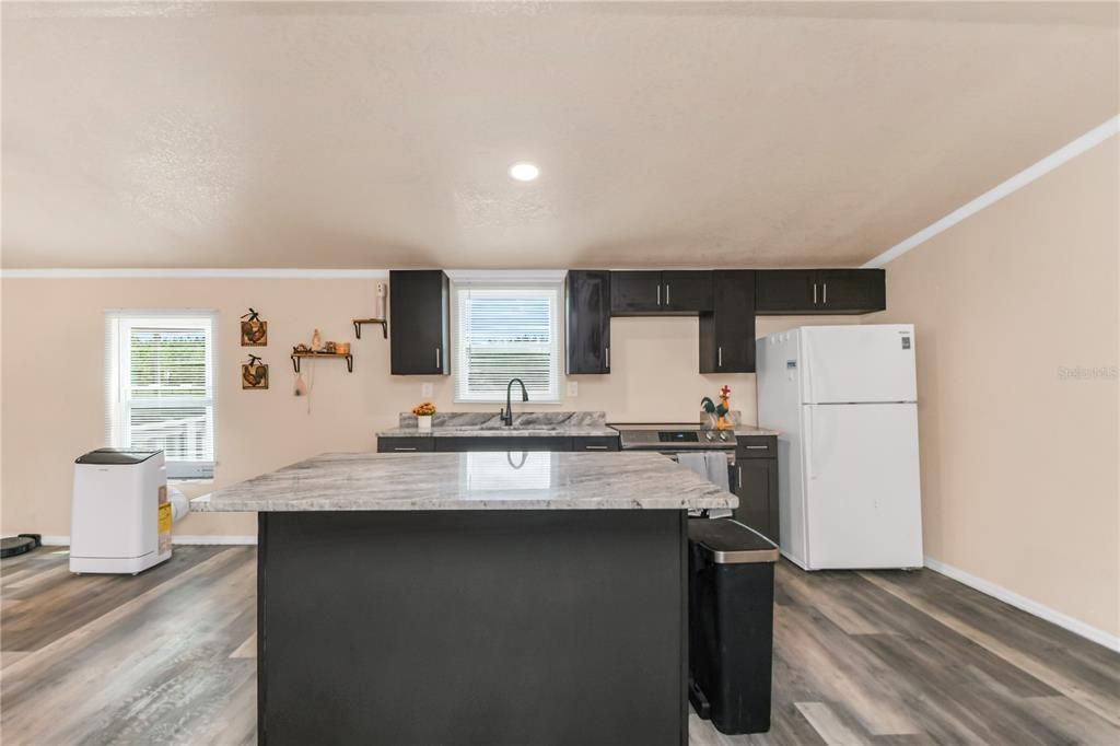 En Venta: $295,000 (3 camas, 2 baños, 1216 Pies cuadrados)