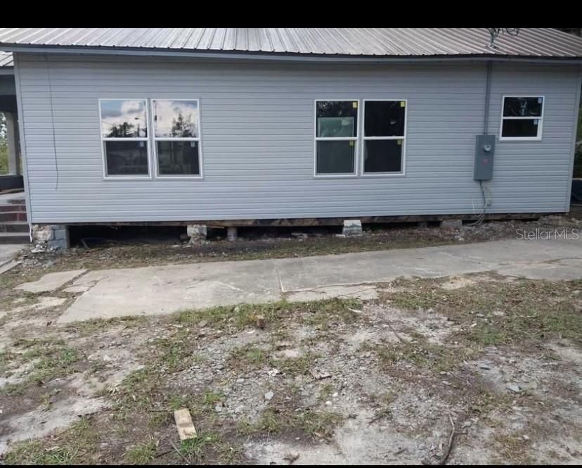 For Sale: $120,000 (2 beds, 1 baths, 1264 Square Feet)