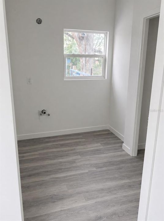 For Sale: $120,000 (2 beds, 1 baths, 1264 Square Feet)