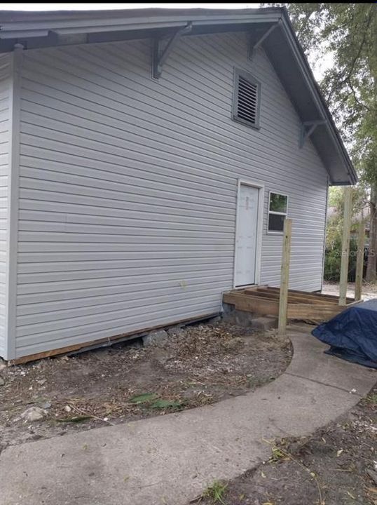 For Sale: $120,000 (2 beds, 1 baths, 1264 Square Feet)