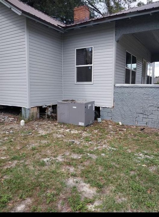 For Sale: $120,000 (2 beds, 1 baths, 1264 Square Feet)