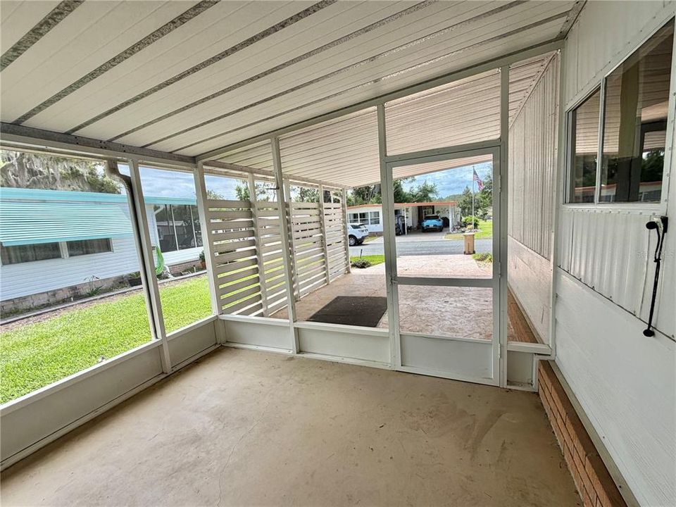 Active With Contract: $79,000 (2 beds, 2 baths, 1056 Square Feet)