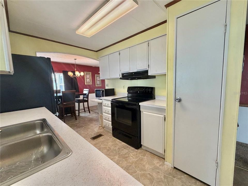 Active With Contract: $79,000 (2 beds, 2 baths, 1056 Square Feet)