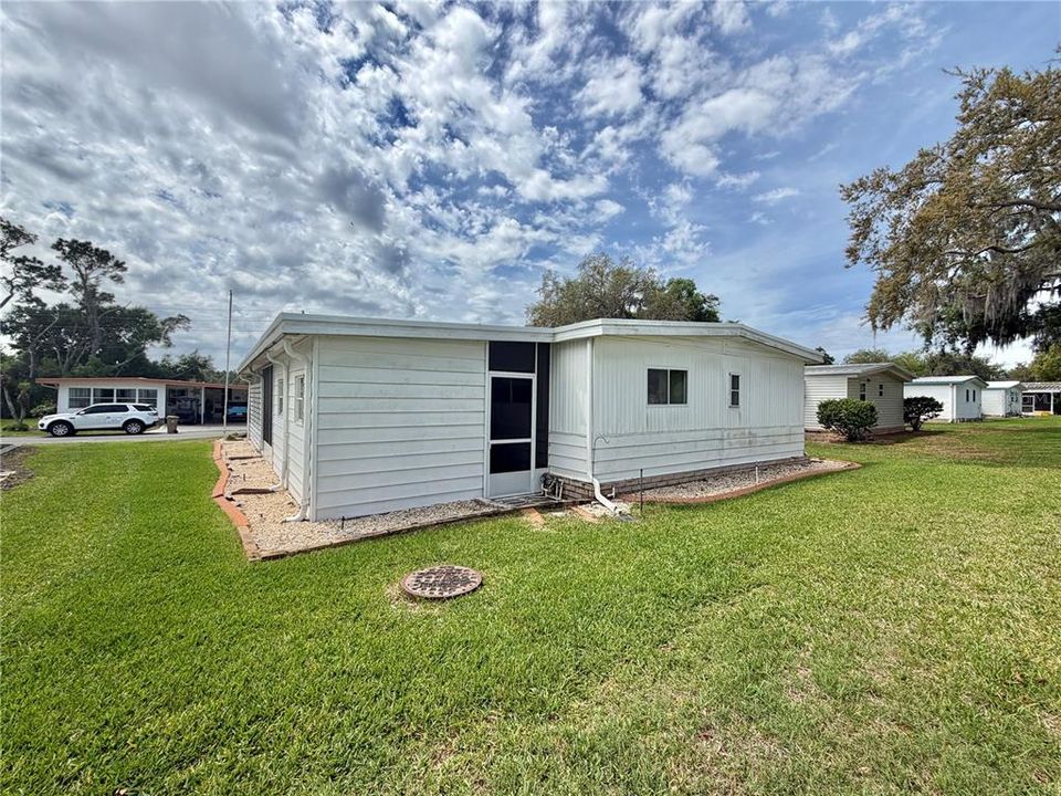 Active With Contract: $79,000 (2 beds, 2 baths, 1056 Square Feet)