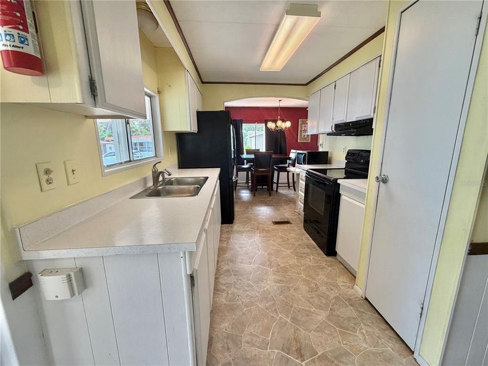 Active With Contract: $79,000 (2 beds, 2 baths, 1056 Square Feet)