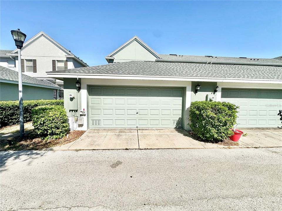 Active With Contract: $2,300 (3 beds, 2 baths, 1537 Square Feet)