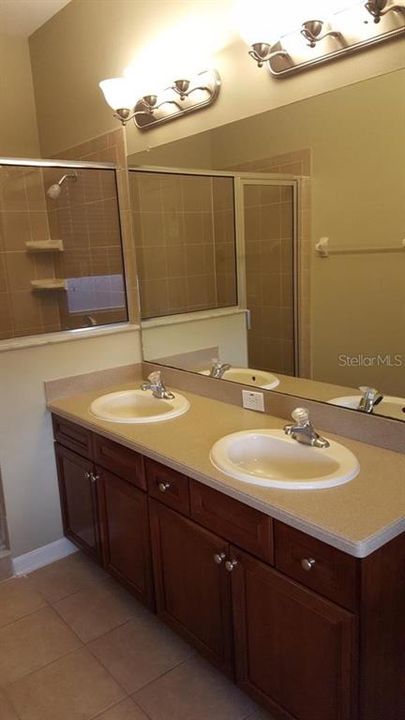 Active With Contract: $2,300 (3 beds, 2 baths, 1537 Square Feet)