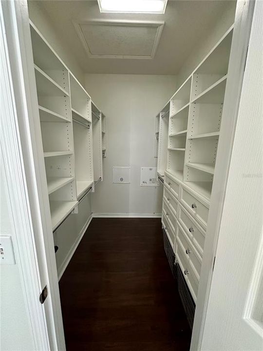 Active With Contract: $2,300 (3 beds, 2 baths, 1537 Square Feet)