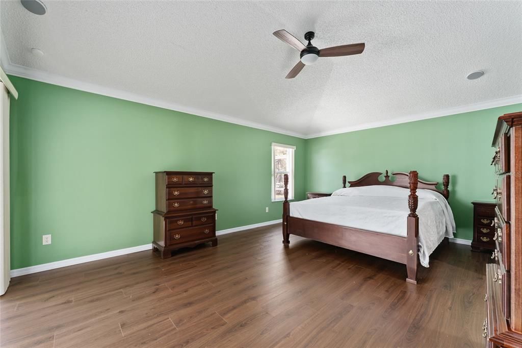 For Rent: $2,750 (3 beds, 2 baths, 1866 Square Feet)