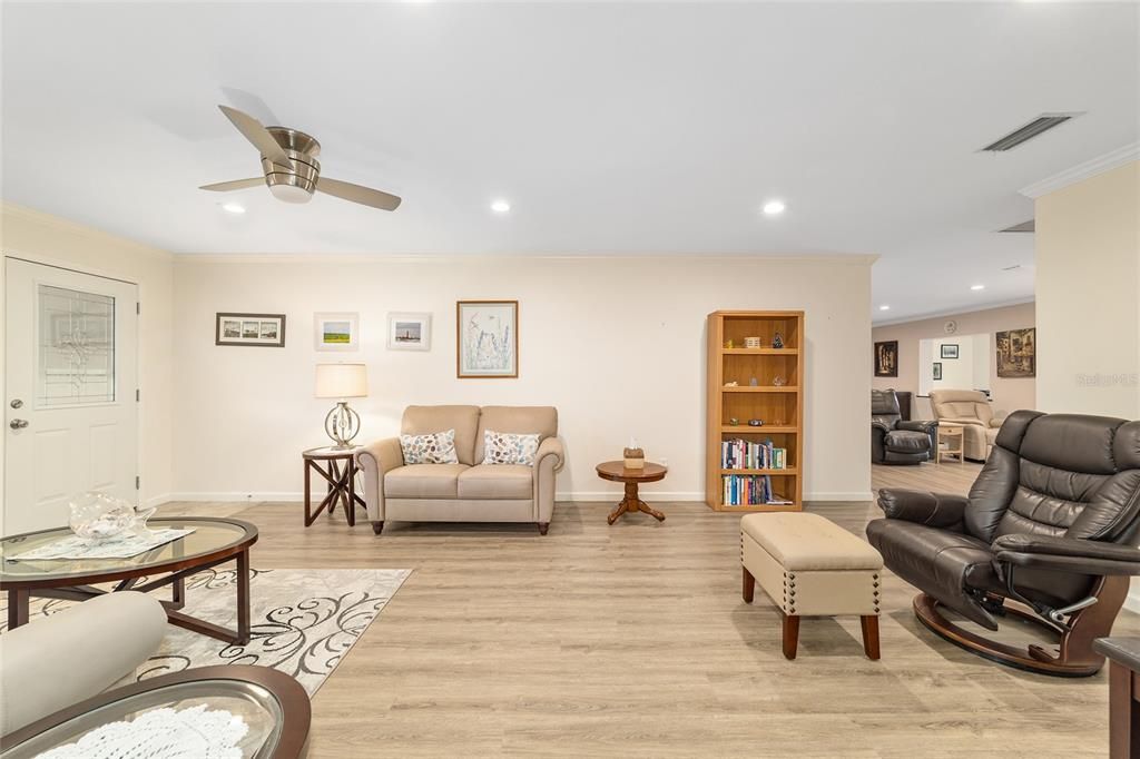 Active With Contract: $199,000 (2 beds, 2 baths, 1748 Square Feet)
