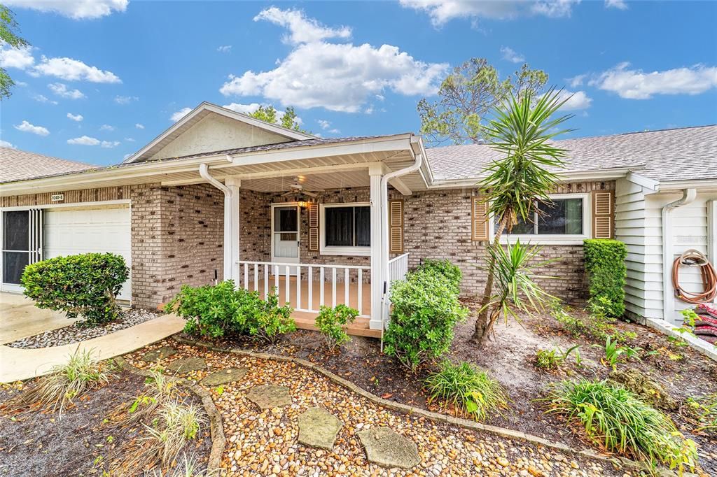 Active With Contract: $199,000 (2 beds, 2 baths, 1748 Square Feet)