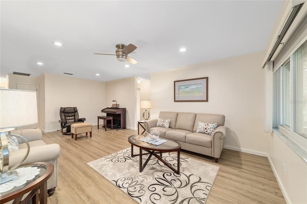 Active With Contract: $199,000 (2 beds, 2 baths, 1748 Square Feet)