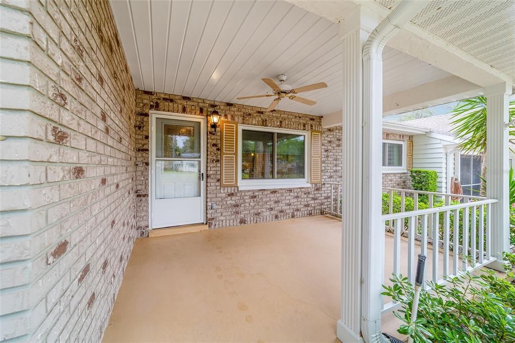 Active With Contract: $199,000 (2 beds, 2 baths, 1748 Square Feet)