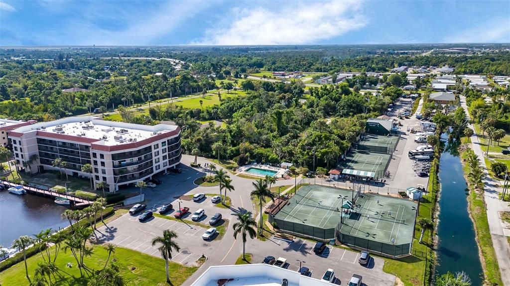 Activo con contrato: $163,000 (2 camas, 2 baños, 1147 Pies cuadrados)
