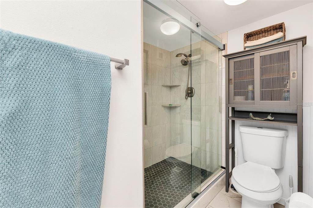 Activo con contrato: $163,000 (2 camas, 2 baños, 1147 Pies cuadrados)