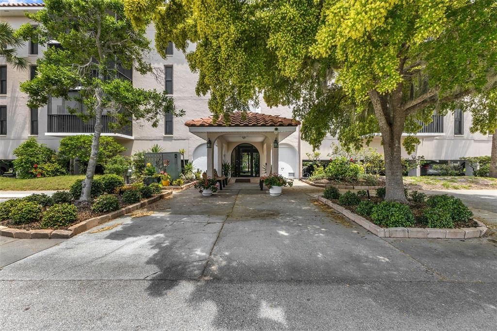 Activo con contrato: $163,000 (2 camas, 2 baños, 1147 Pies cuadrados)