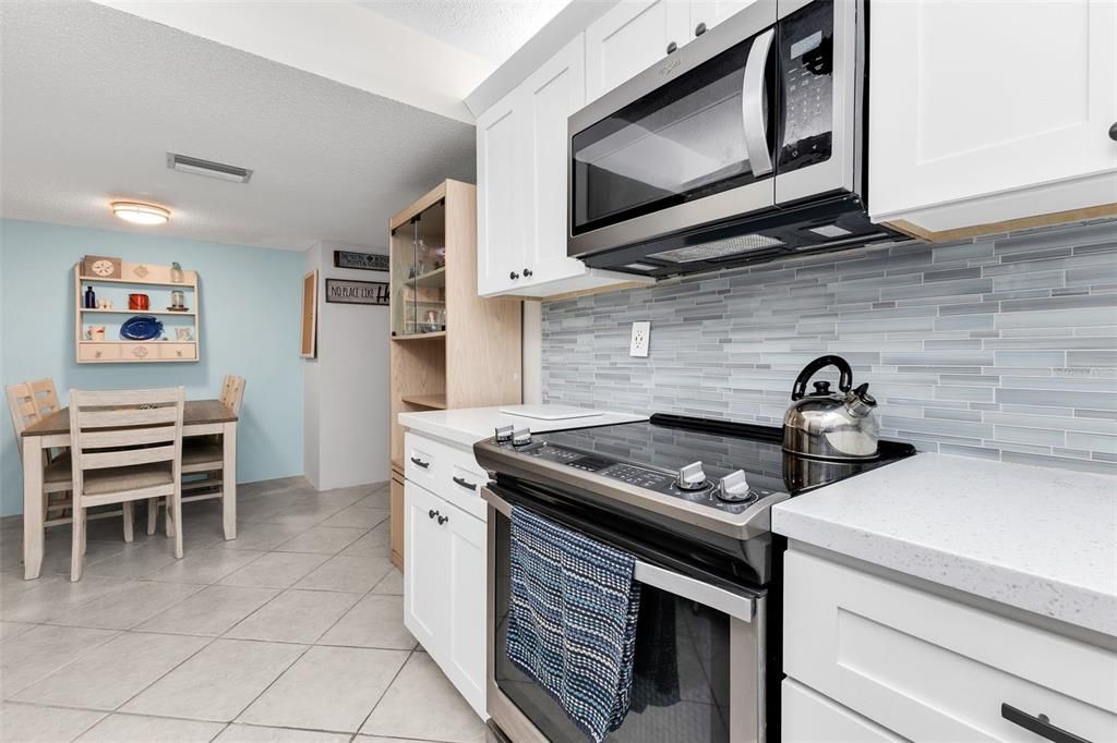 Activo con contrato: $163,000 (2 camas, 2 baños, 1147 Pies cuadrados)