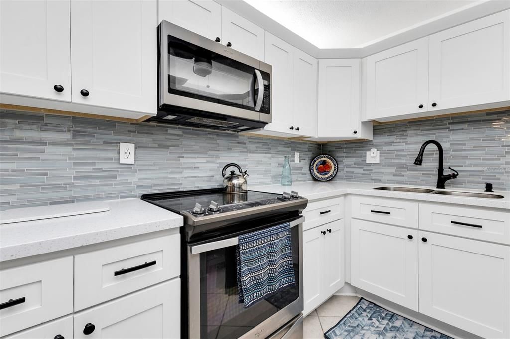 Activo con contrato: $163,000 (2 camas, 2 baños, 1147 Pies cuadrados)