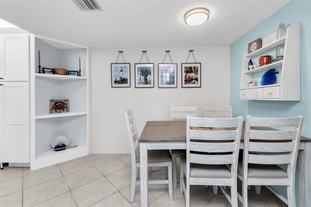 Activo con contrato: $163,000 (2 camas, 2 baños, 1147 Pies cuadrados)